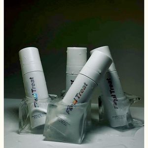 NIB Tys beauty setting spray